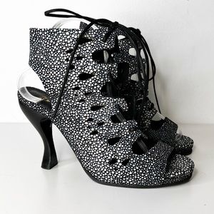 New John Fluevog Attentions Gwen Black Devilfish size 10